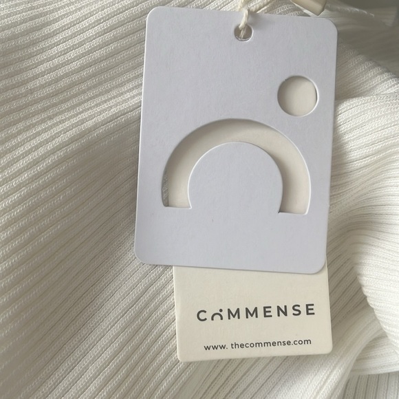 Commense Sleeveless Ribbed Sweater with Contrast Trim in White with Black Size L - Picture 6 of 10